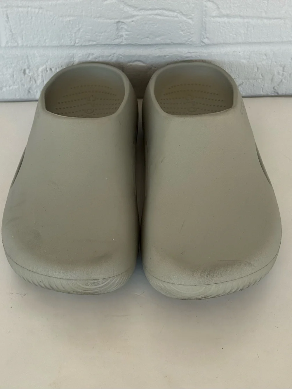 Crocs Mellow Recovery Clogs Men's 12